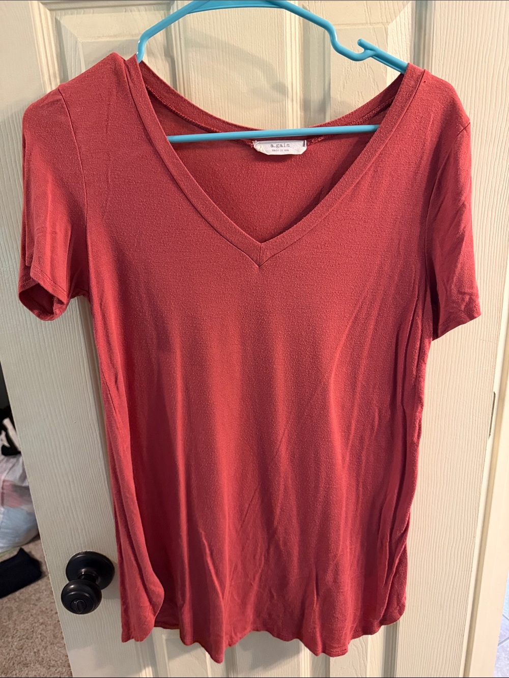 a.n.a V-Neck Short Sleeve Tee in Dusty Rose